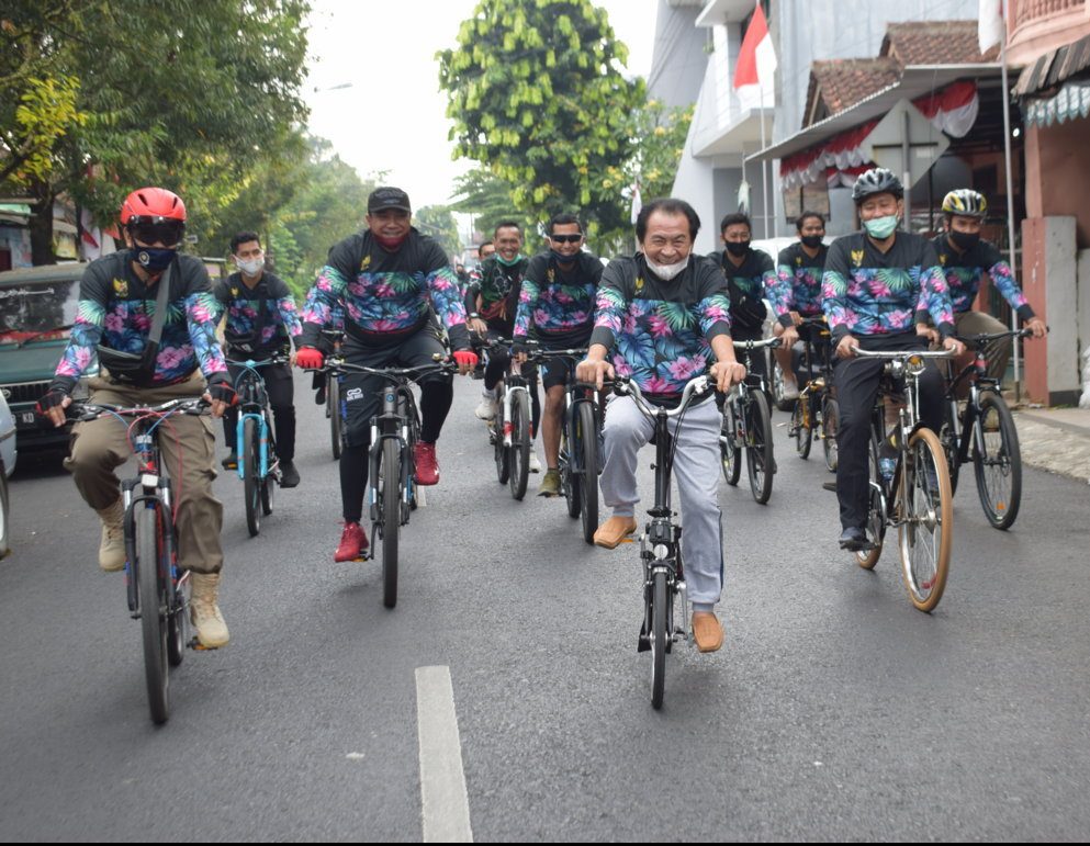 “Sepeda Santuy” dalam rangka memeriahkan HUT RI 75