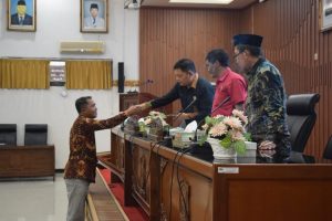 Featured image for Penyampaian Laporan Bapemperda Atas Hasil Fasilitasi Gubernur Terhadap 6 Raperda