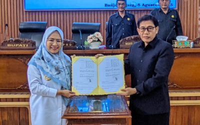 DPRD BANJARNEGARA SAHKAN RAPERDA PERTANGGUNGJAWABAN PELAKSANAAN APBD TAHUN ANGGARAN 2024