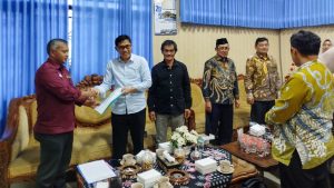 Featured image for DPRD BANJARNEGARA DUKUNG ASPIRASI GURU INPASSING DAN PGSI UNTUK PERJUANGAN KESEJAHTERAAN GURU MADRASAH