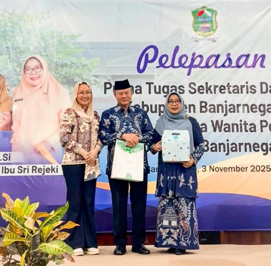 Featured image for DPRD BANJARNEGARA SAMPAIKAN UCAPAN TERIMA KASIH DAN DOA PURNA TUGAS UNTUK SEKDA DRS. INDARTO, M.SI. DAN IBU SRI REJEKI